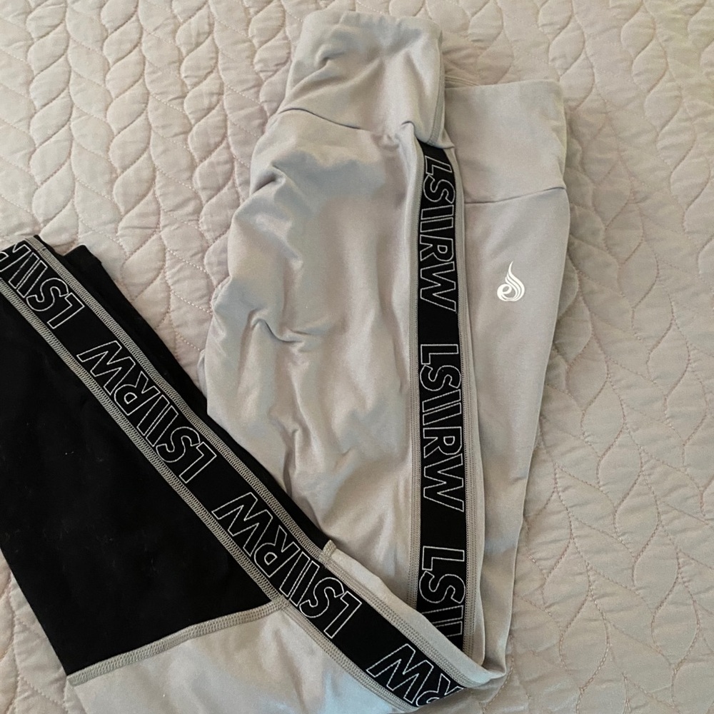 2 pair SCRUNCH BUM LEGGINGS